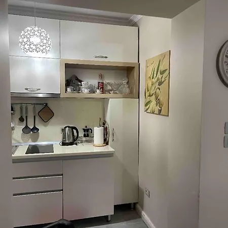 Warm In The Center Of City ティラナ