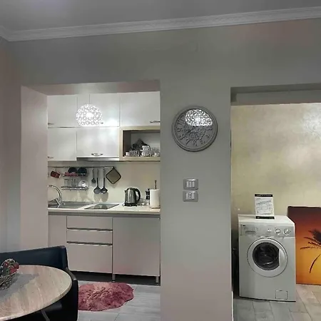 Warm In The Center Of City アパート